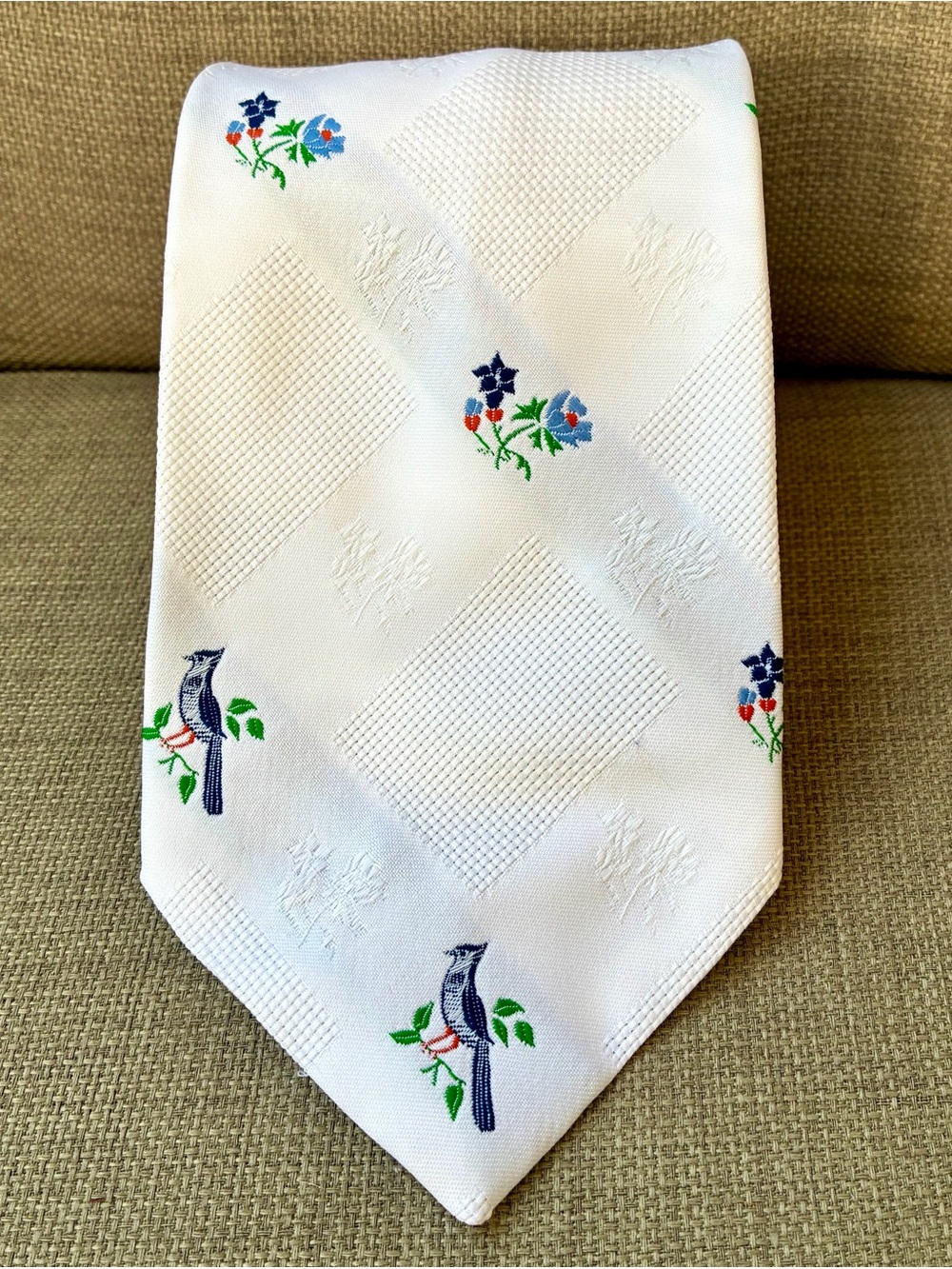 White Floral & Bird Pattern Men's Tie by Kipper (57” long and 4” wide)